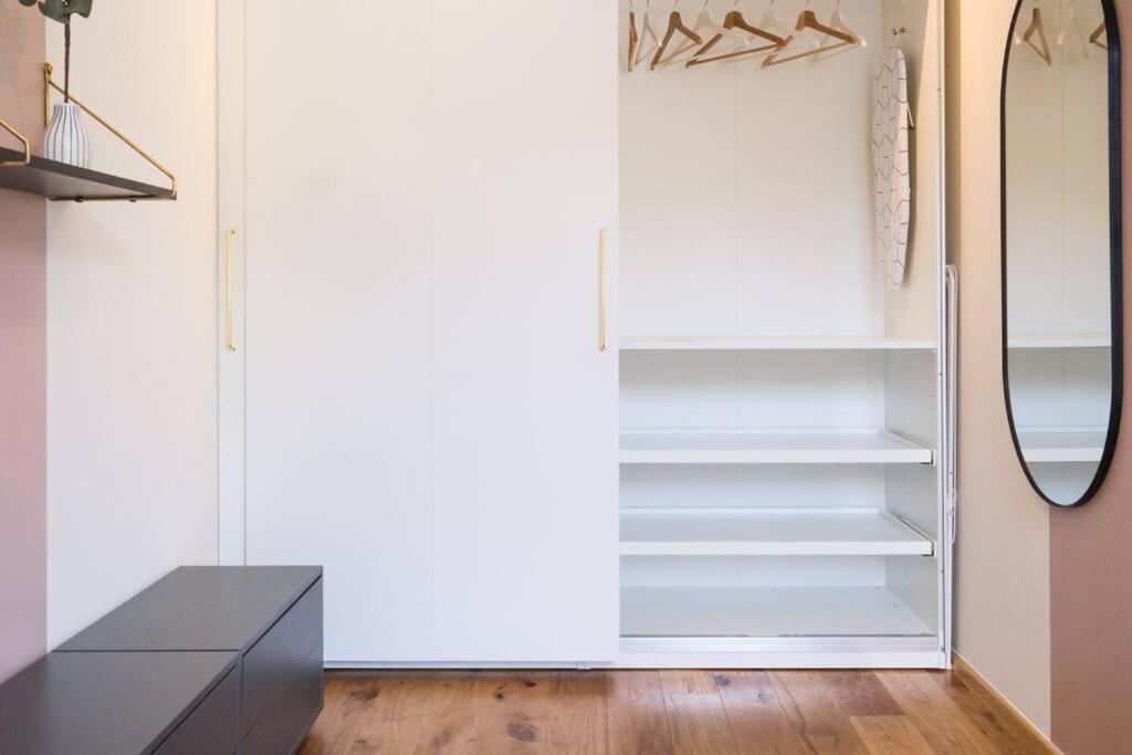 Charming For Two In Uptown *