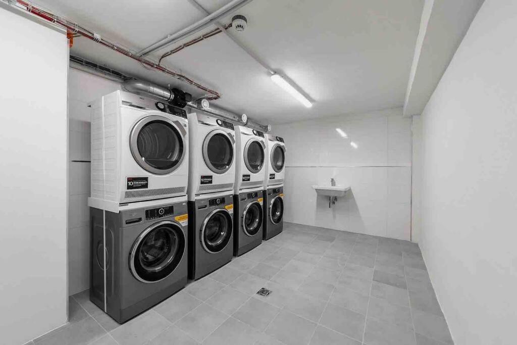 Charming For Two In Uptown Apartamento